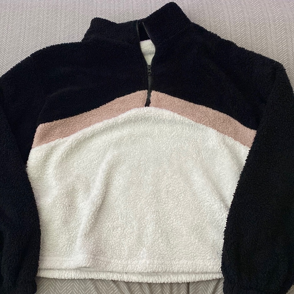 small colsie sweater super comfy and soft for winter!